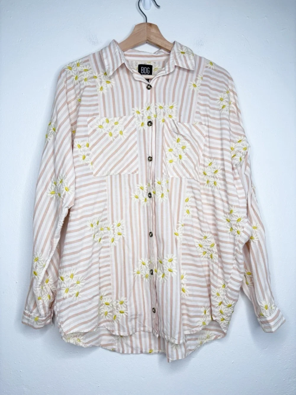 BDG Pink Ivory Stripped Oversized Button Down With Embroidered Daisies Size XS - Picture 1 of 9